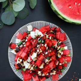One-In-A-Melon-Salad mit Honig & Erdbeere